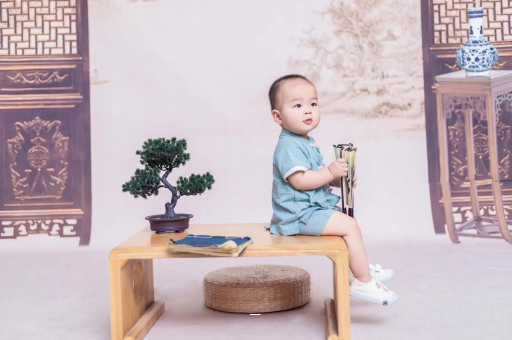 霸州四个月宝宝可以坐着吗 霸州四个月宝宝可以坐着吗